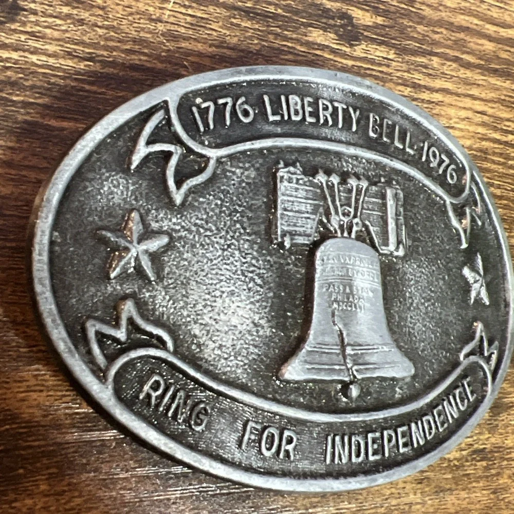 Vintage Patriotic Liberty Bell Independence 1976 Bicentennial USA Belt Buckle